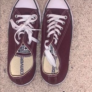 Converse low maroon
